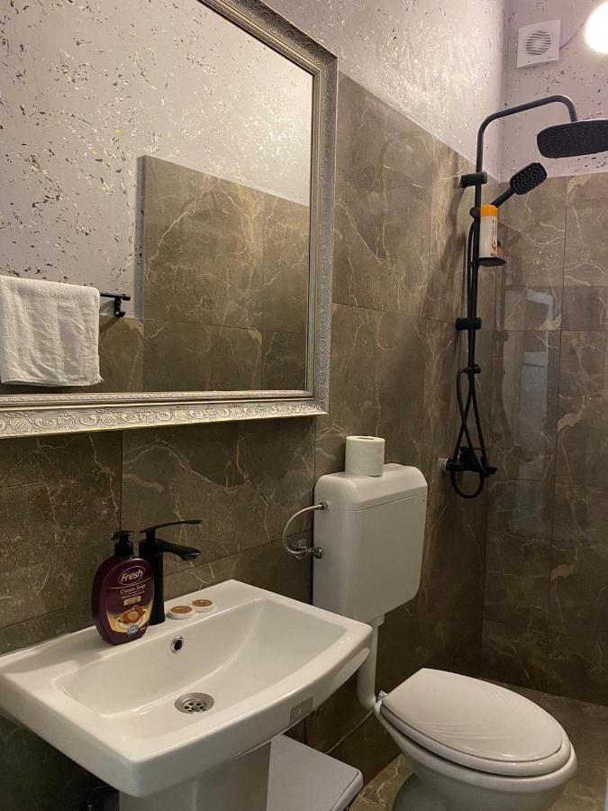 Hotel In Time Призрен Екстериор снимка
