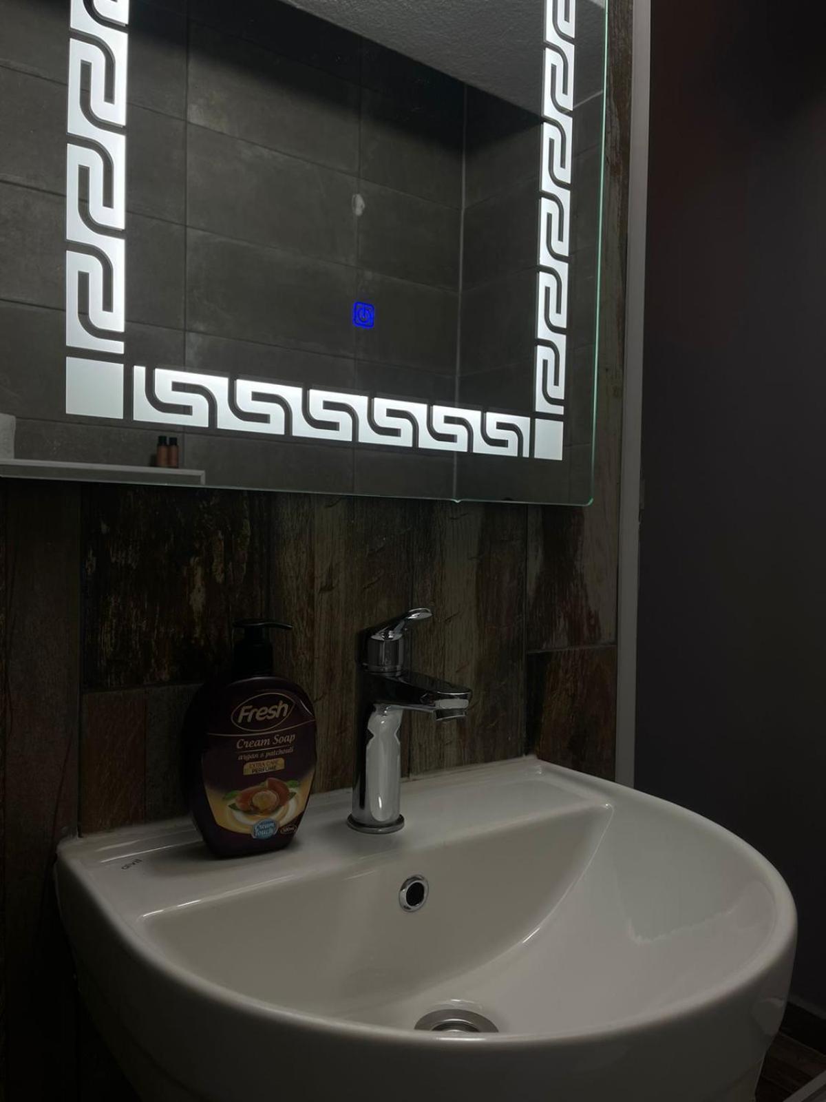 Hotel In Time Призрен Екстериор снимка
